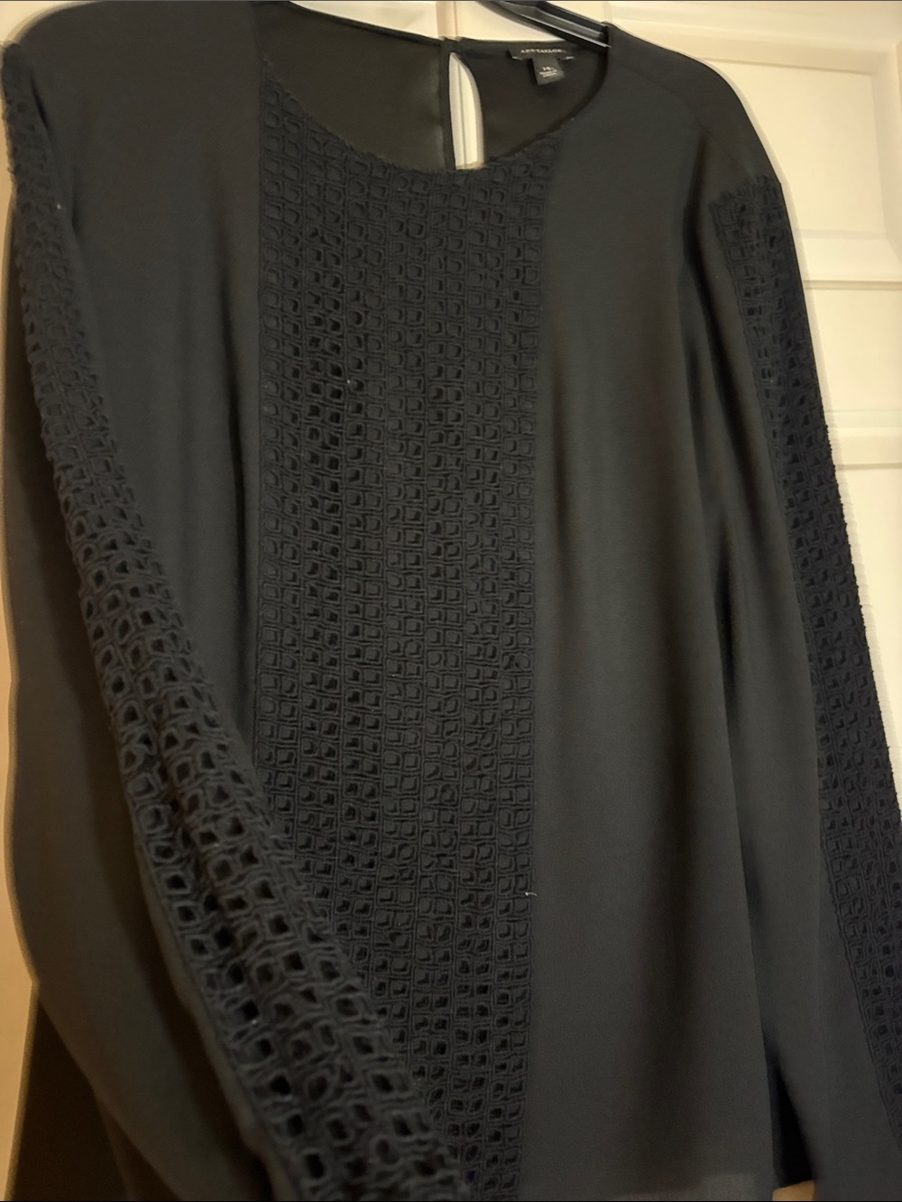 Ann Taylor Black Blouse with lace Size Large 14 elegant p